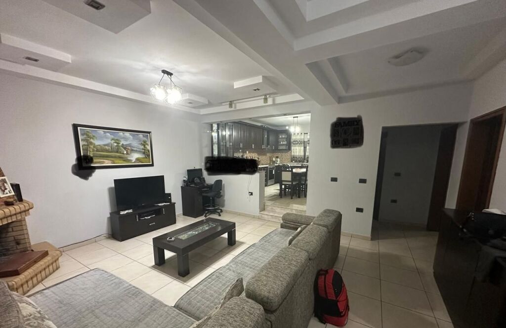 Qera | Vilë 3 + 1 | Laprake | 500 €/muaj