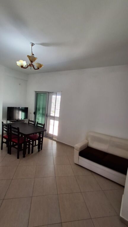 Jepet apartament me qira – Eftali Koçi!