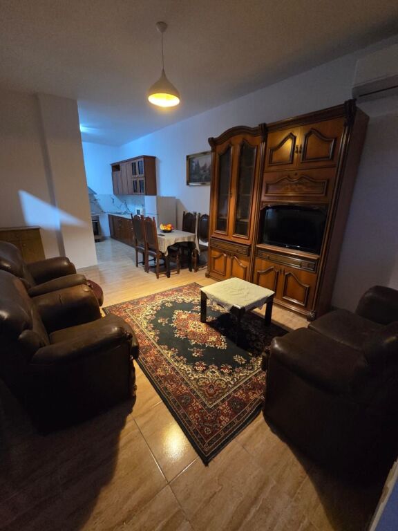 Affitto | Villa 2 + 1 | Via Jordan Misja | 400 €/mese
