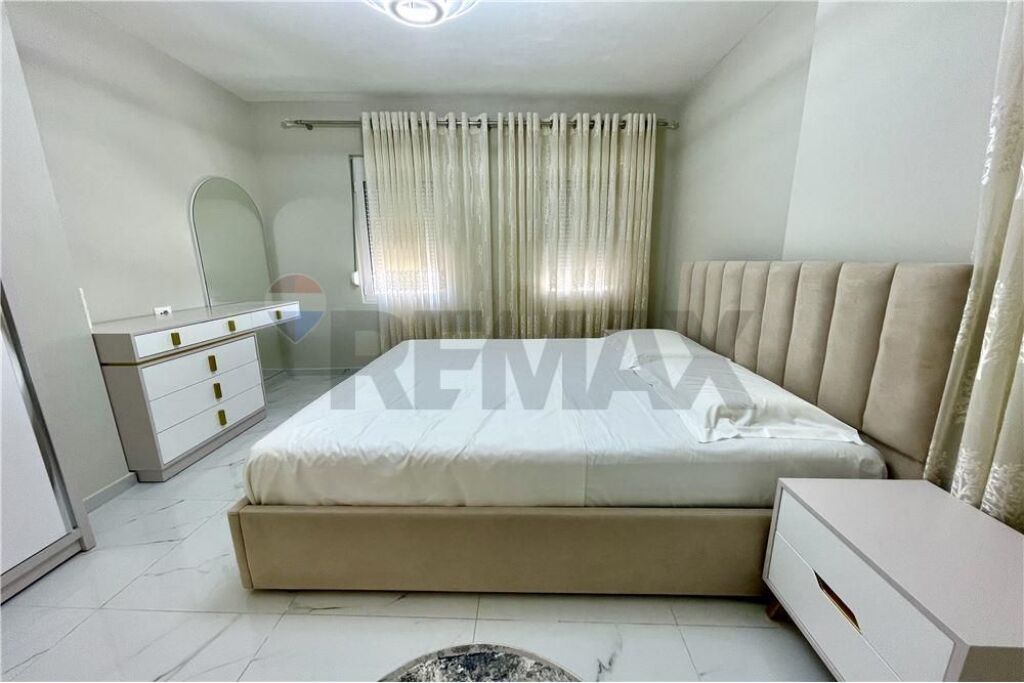 Apartment for rent, 2+1+ parking space, fully furnished near the Tirana Prosecutor's Office!