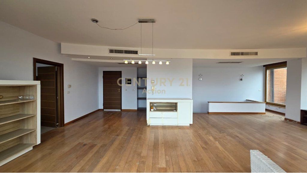 SUPER DUPLEX 326 M2 FOR RENT AT ELBASAN STREET!