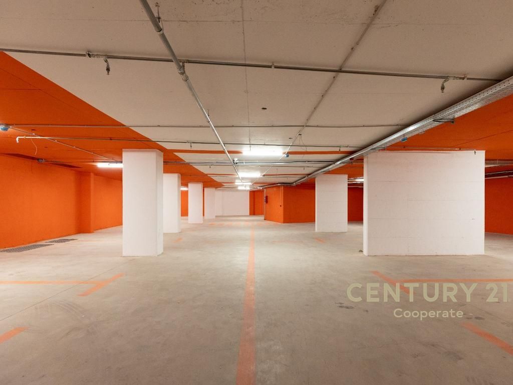 SHESIM 17 POSTE PARKIMI TEK GALERIA ROMA