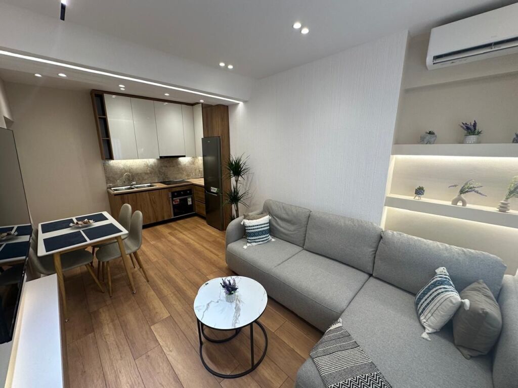 🏢At the New Bazaar, near Optika Roma, a studio apartment with an area of 34m2 is for sale, 120,000Euro