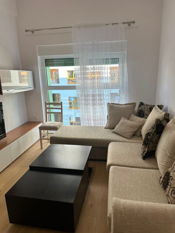 Jepet me qera Ap 2+1 tek Rezidenca Kadiu i pabanuar me pare  450 EURO