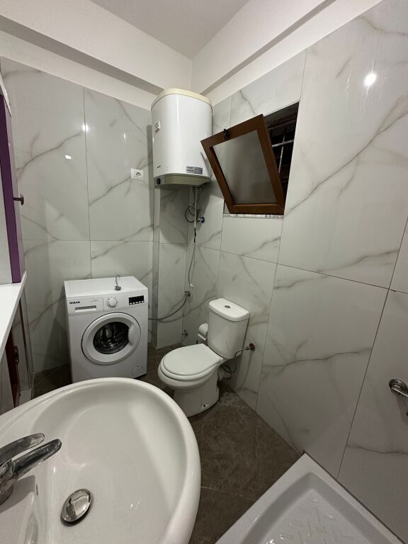 Jepet me qira apartament 1+1