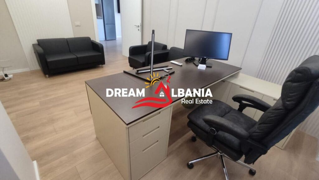Ufficio in affitto in Via Mine Peza presso Golden Tower (ID 42215496)
