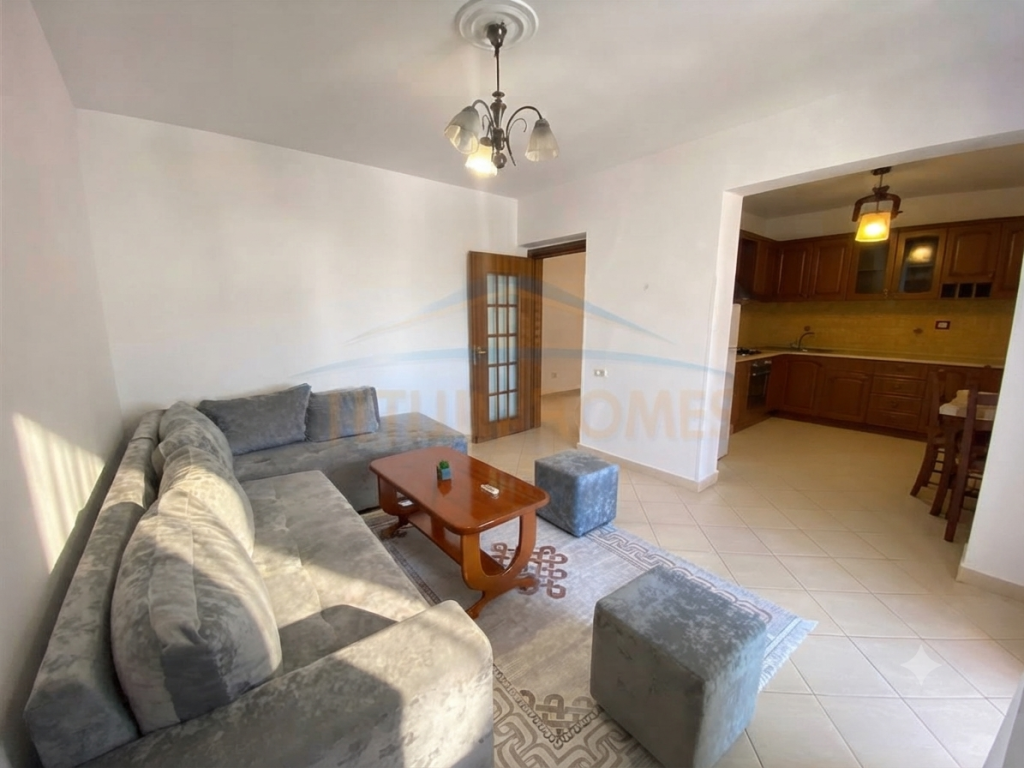 Qera, Apartament 1+1, Rruga e Dibres, Tiranë.