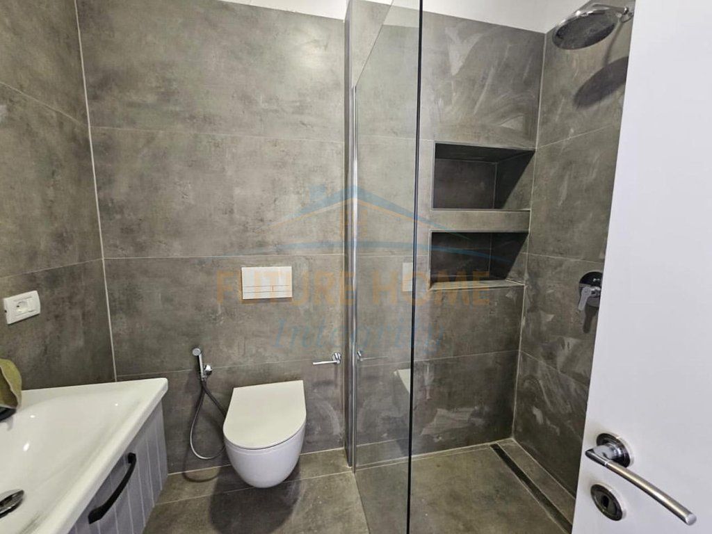 Rent, Apartment 2+1+2+Parking Space, Former Electric Market, Tirana. 950 €
