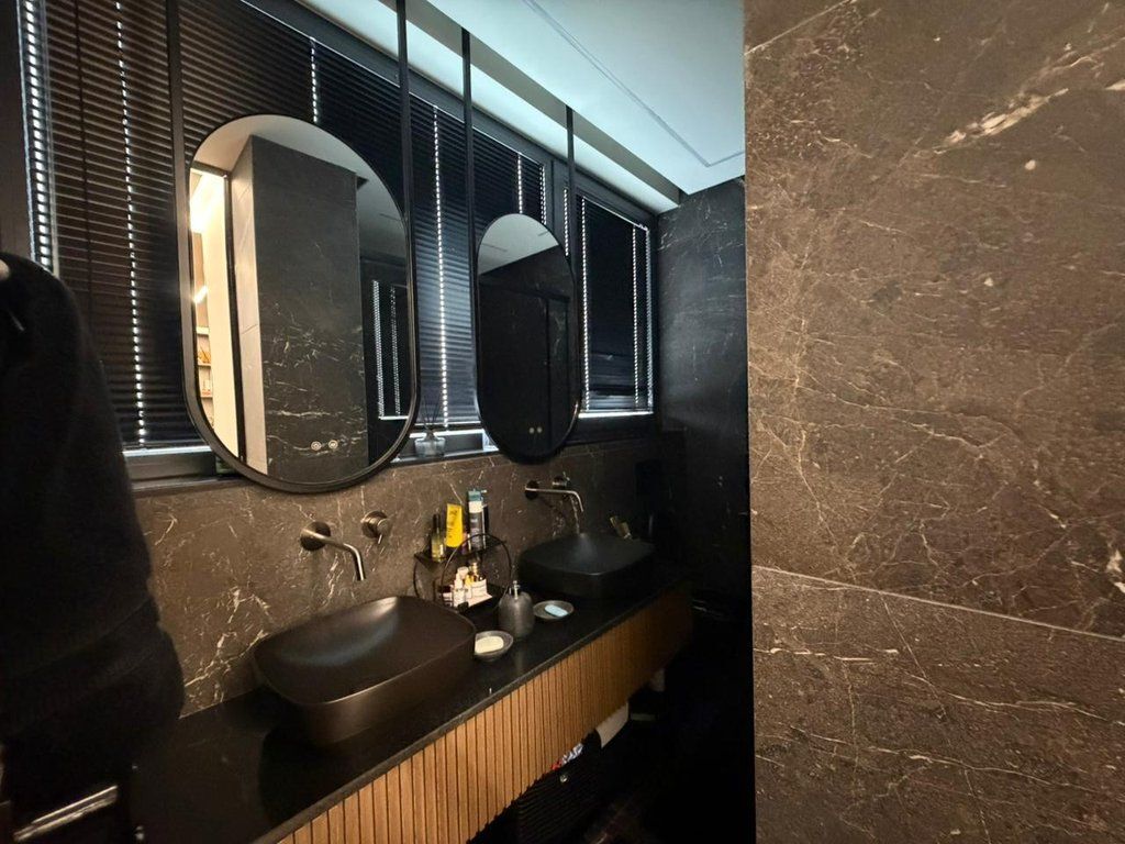 For sale, Apartment 2+1+2, Kavaja Street, Tirana