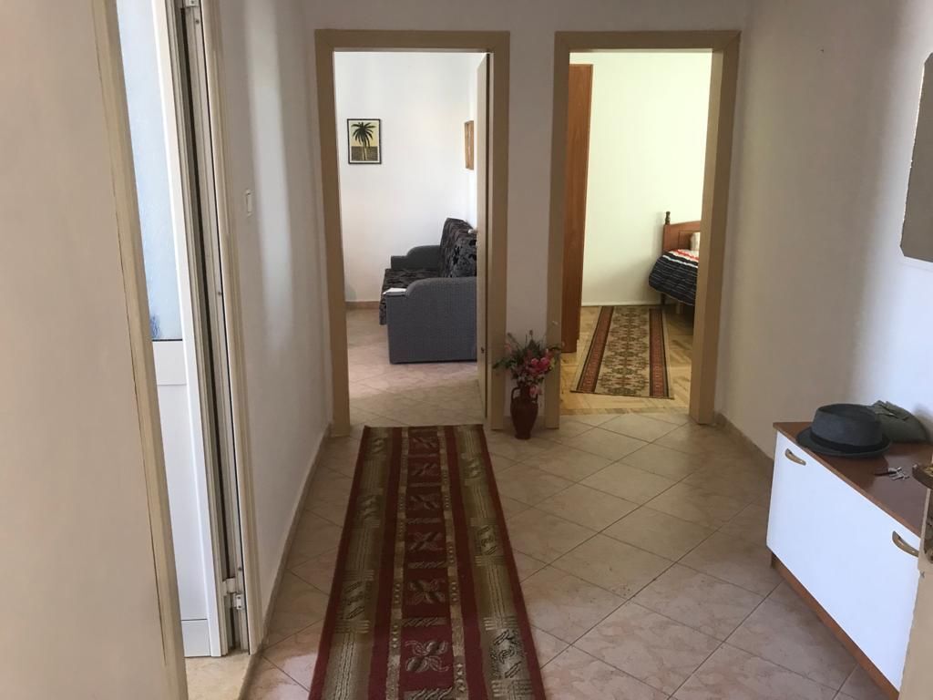 JEPET APARTAMENT 1+1 PER QIRA TEK VARRI BAMIT