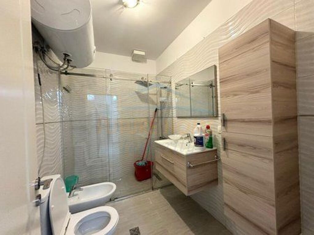 Qera, Apartament 2+1+2, Ish Tregu Elektrik, Tiranë.