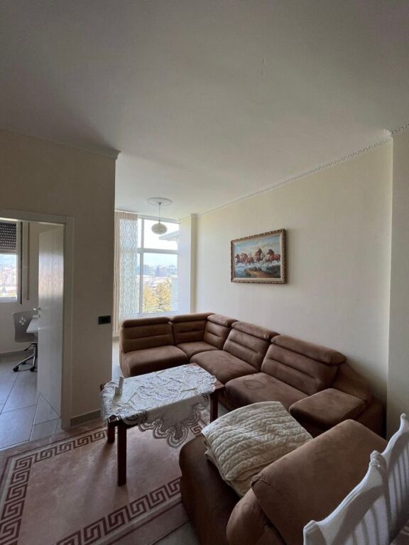 2+1,te xhamia kopshti botanik,500 euro