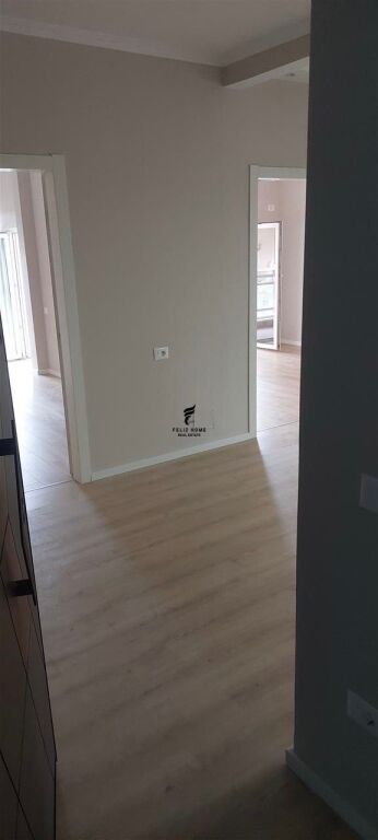 SHITET APARTAMENT 2+1 XHAMLLIK 18.700.000 LEKE FH-82382 - Widok 4