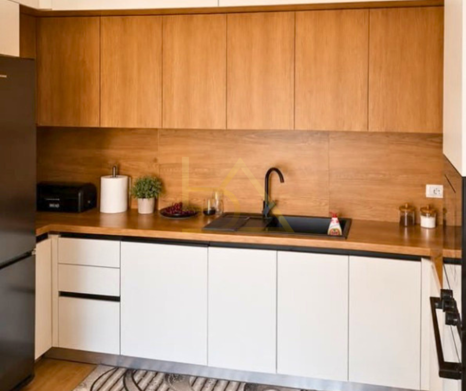 Apartament 3+1 për Shitje – 5 Maji, Tiranë