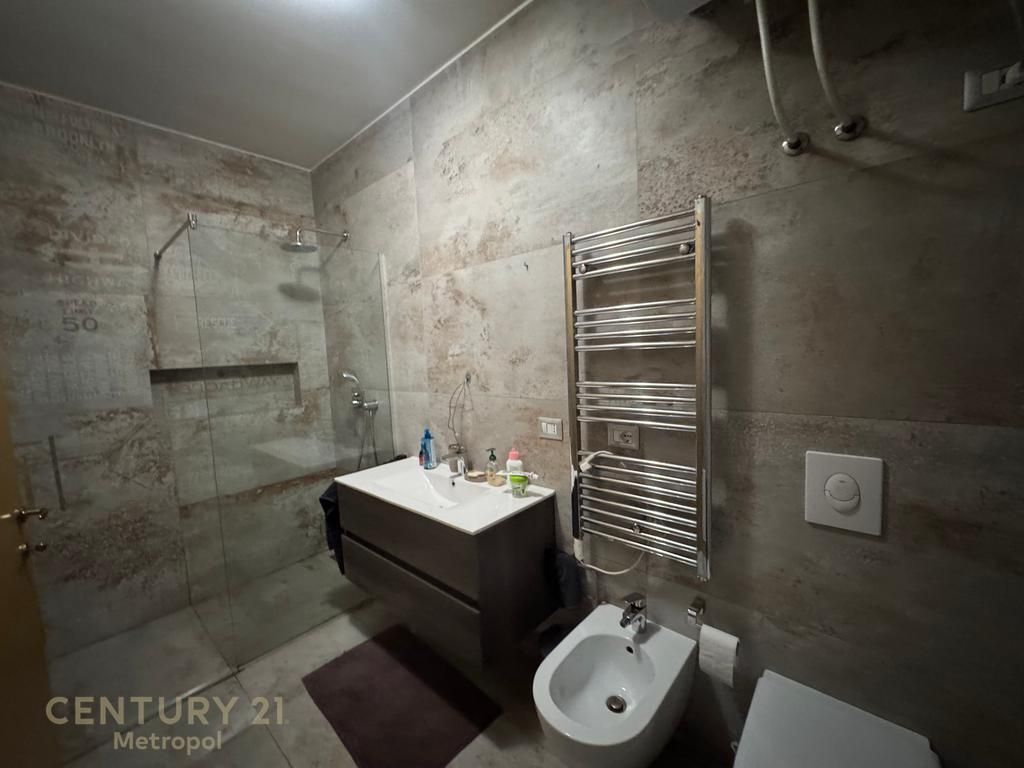 APARTAMENT 2+1+2 PER QIRA+ 1 POST PARKIMI, DREJTORIA E HIGJIENES!