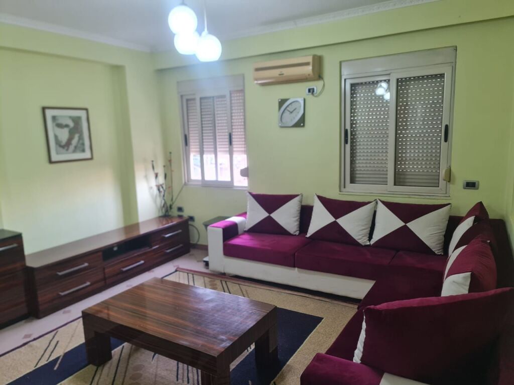 🏢Rruga e Durresit,prane Ish Ambasades Jugosllave,jepet me qera apartament 1+1,i mobiluar.60,000 Leke