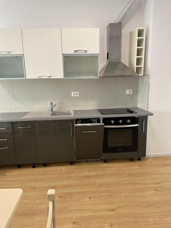 Jepet me qera Ap 2+1 tek Rezidenca Kadiu i pabanuar me pare  450 EURO