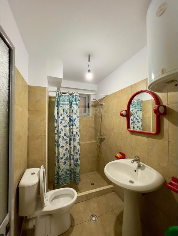 JAPIM ME QIRA APARTAMENT 1+1 PRANE SHKOLLES CAJUPI