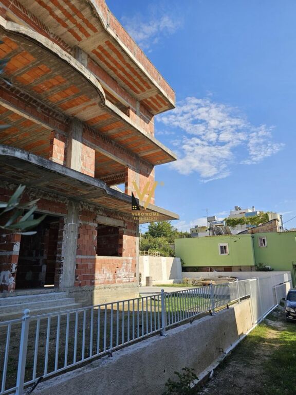 SHITET NDERTESE 4-KATESHE NE PLEPA, DURRES 260.000 EURO