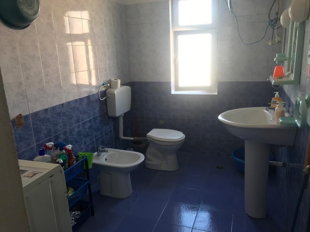 JEPET APARTAMENT 1+1 PER QIRA TEK VARRI BAMIT