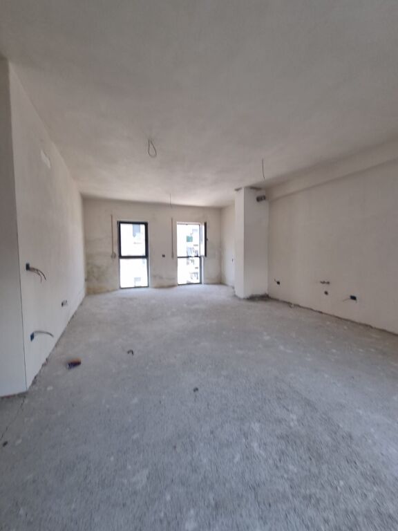 Shitet apartament 2+1, Don Bosko!