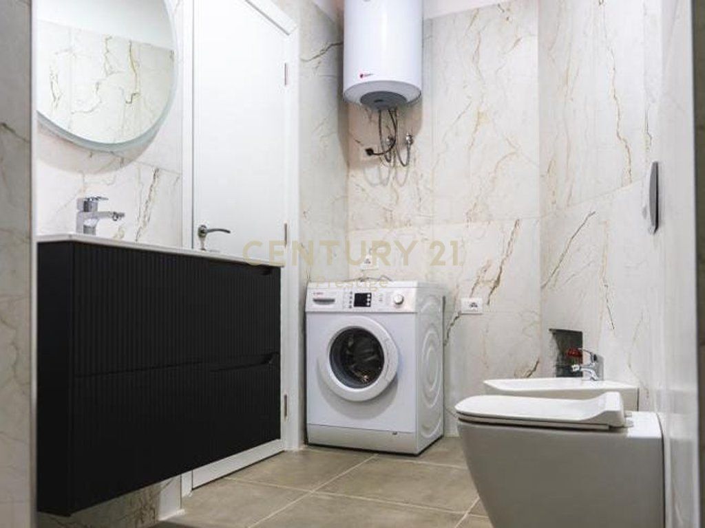 APARTAMENT 1+1 ME QIRA PRANE STACIONIT TE TRENIT, TIRANE !
