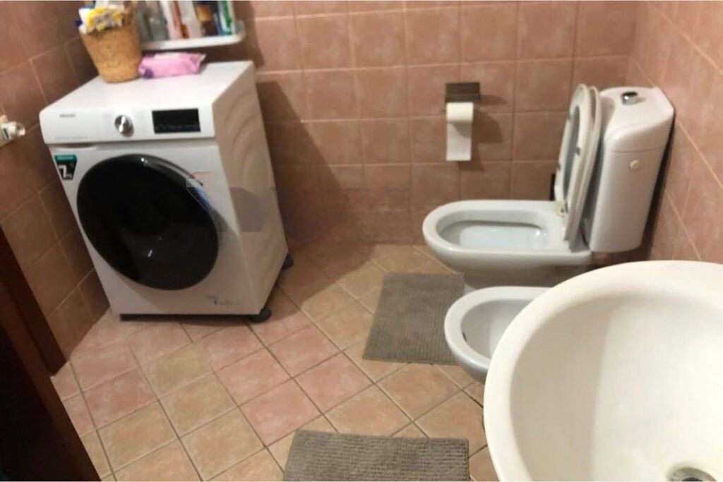 🔑 Jepet me Qira Apartament 1+1 tek Komuna e Parisit! 🏢✨