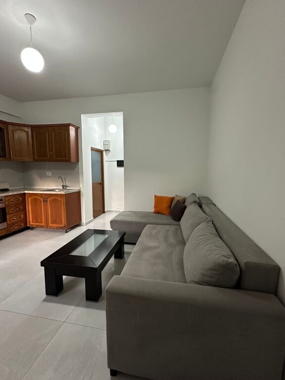 Jepet me qira apartament 1+1