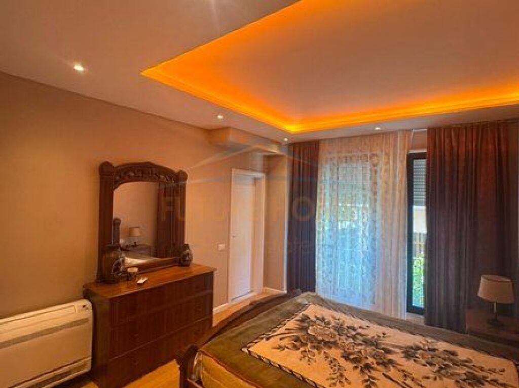 Qera, Apartament 3+1+2 , Rruga Sadik Petrela, Tirane