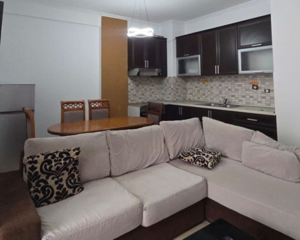 Jepet apartament 2+1 me qira ne Yzberisht, prane Nela 6 , Astir .