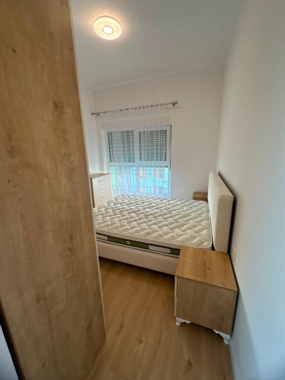 Jepet me qera Ap 2+1 tek Rezidenca Kadiu i pabanuar me pare  450 EURO