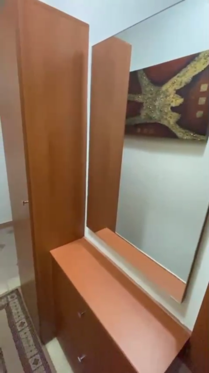 Garsionere me qera, Blloku Ambasadave!