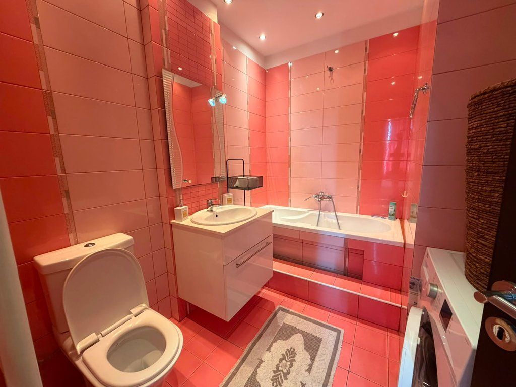 🔑 Duplex 3+1+3 in affitto nel Blocco delle Ambasciate!