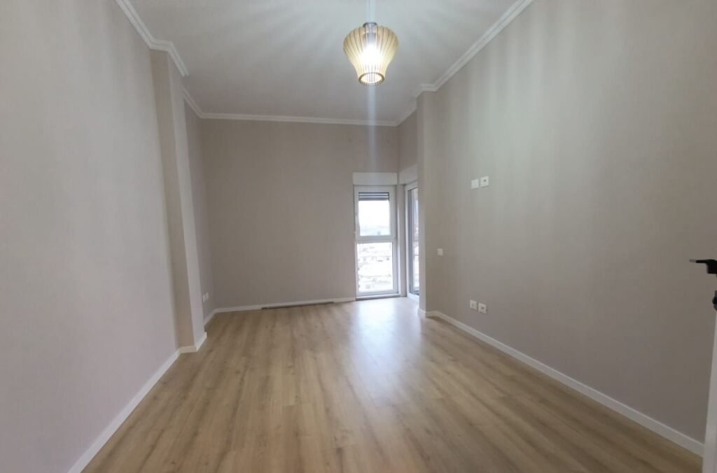 Sale | Apartament 2 + 1 | prane Shkolla e Kuqe | 187000 €
