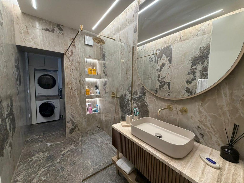 For sale, Apartment 2+1+2, Kavaja Street, Tirana