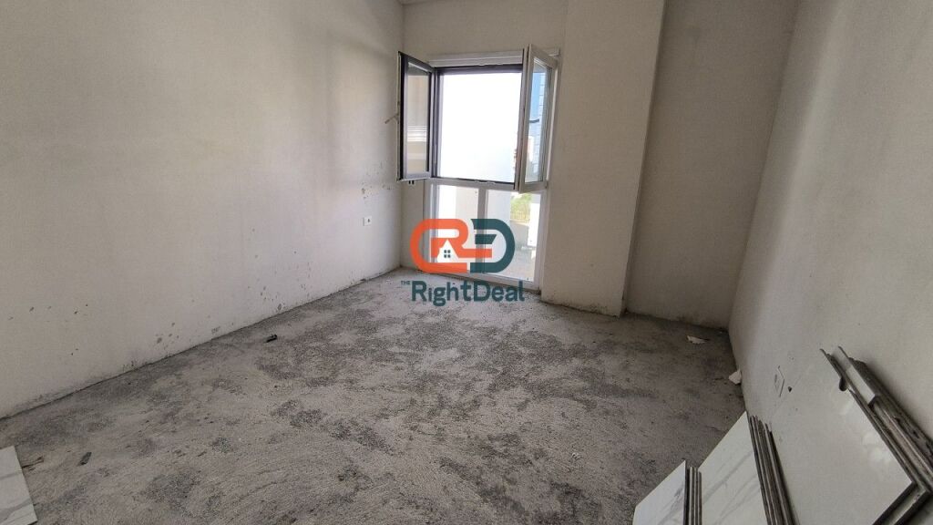 Opportunity, At Tirana Porta E Re, Apartment 2+1+2 With Regular Floor Plan For Sale !!!