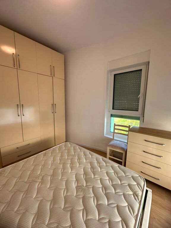Jepet me qera Ap 2+1 tek Rezidenca Kadiu i pabanuar me pare  450 EURO