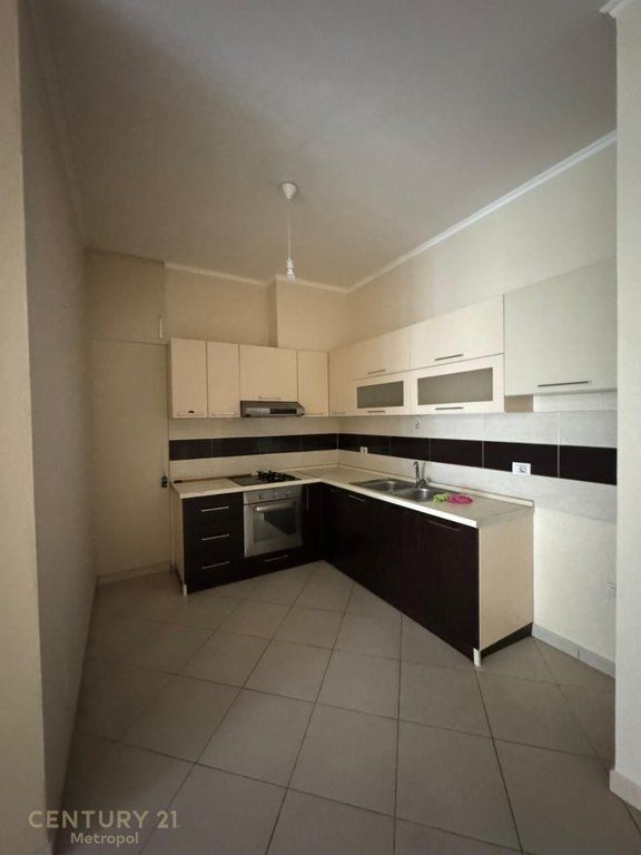 Apartament 1+1 per shitje te Kika 2, Komuna e Parisit