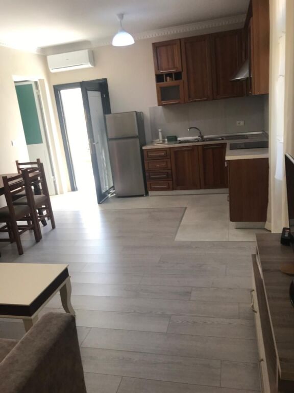 Apartament 1+1 me qira – Ish Tregu Elektrik !