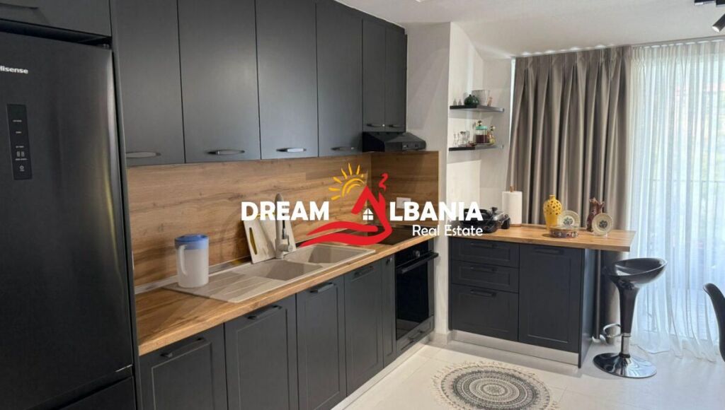 Shitet Apartament 1+1 Tek Restorant 2 Luanet ne Fresk (41111602)