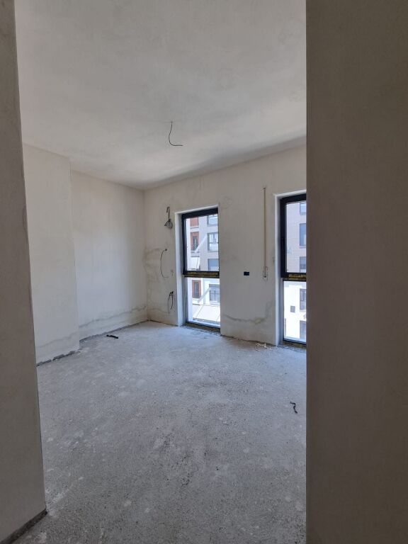 Shitet apartament 2+1, Don Bosko!