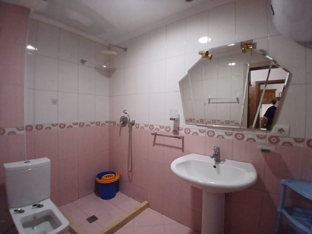 Apartament 1+1 me qera tek Komuna e Parisit