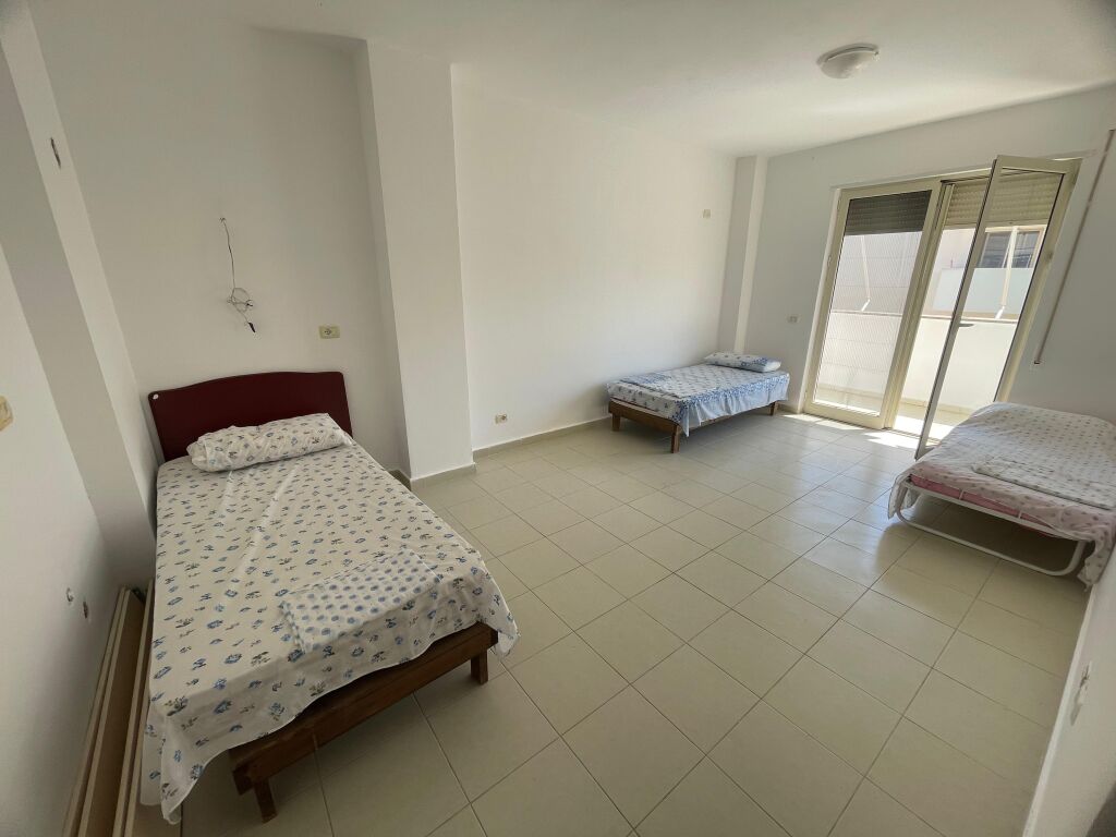 Shitet Apartament 1+1 ne Golem