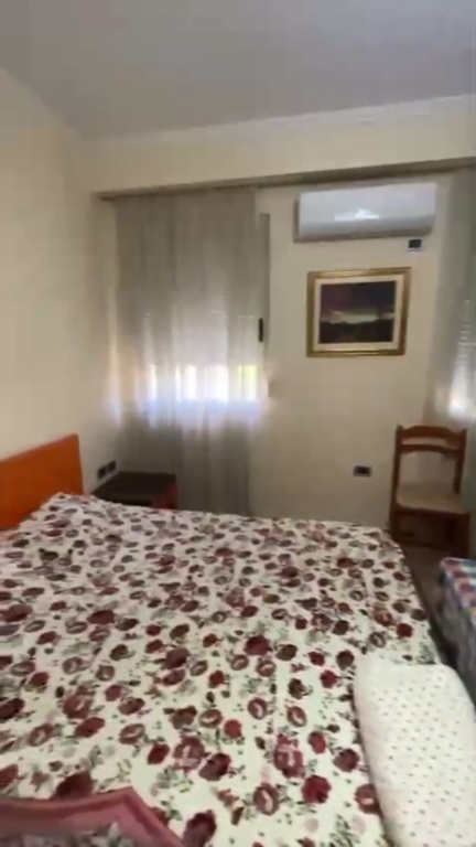Garsionere me qera, Blloku Ambasadave!