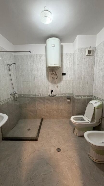 OFFICE FOR RENT 130M2 FORMER EXHIBITION 80,000 LEKE FH-82434