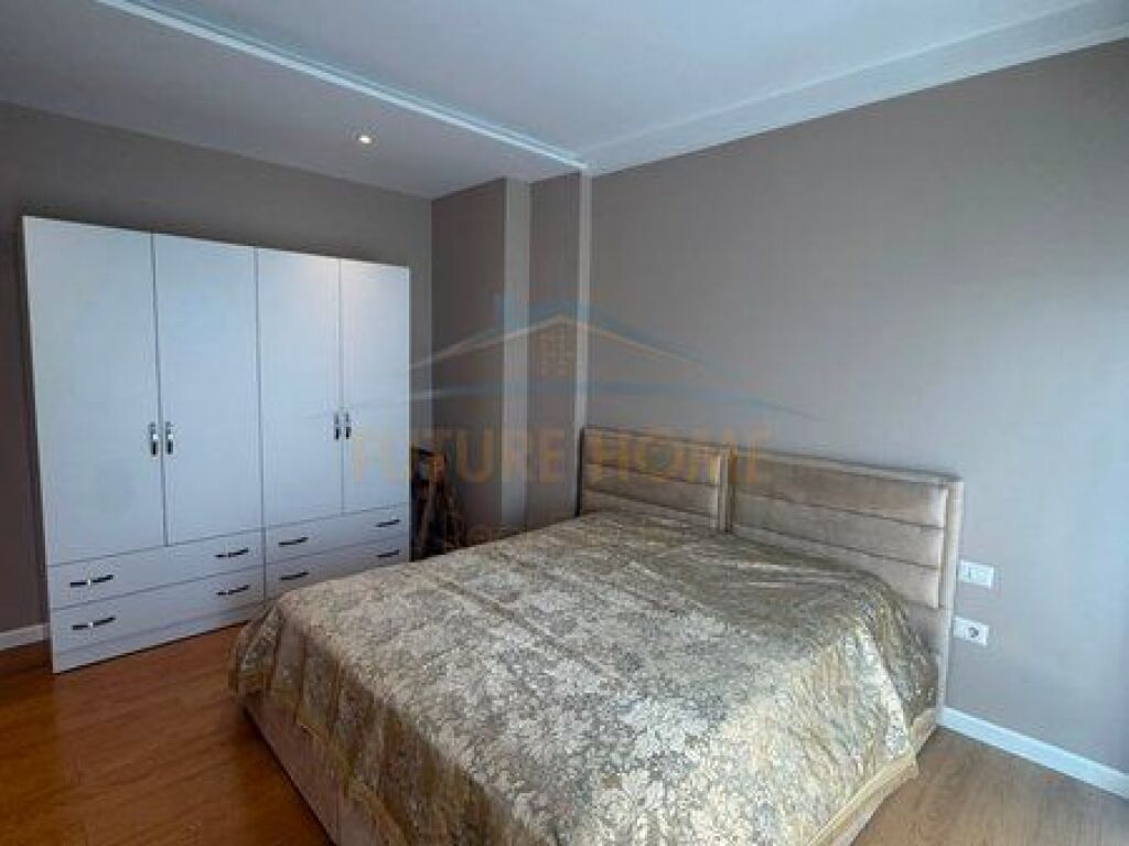 Qera, Apartament 3+1+2 , Rruga Sadik Petrela, Tirane