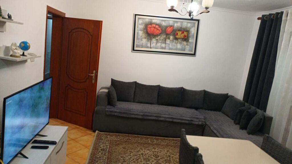 JEPET APARTAMENT ME QERA 1+1, ALI DEMI
