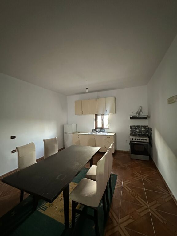 Affitto | Shtëpi private 2 + 1 | Kamez | 300 €/mese
