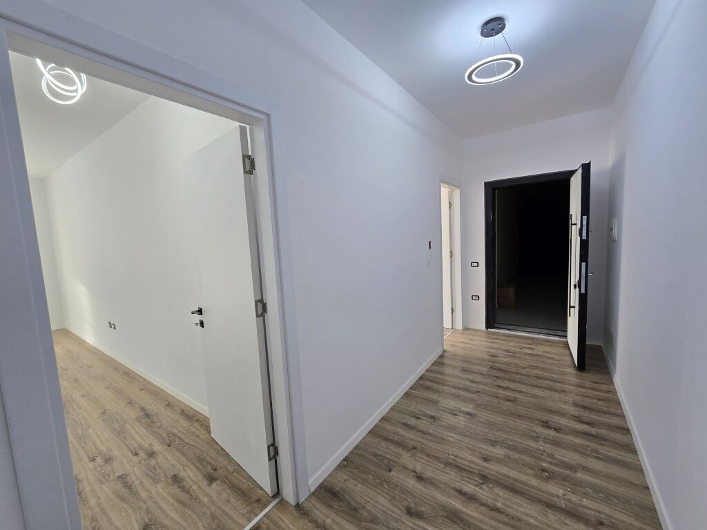 Apartament 1+1 per shitje Color Splash Paskuqan !