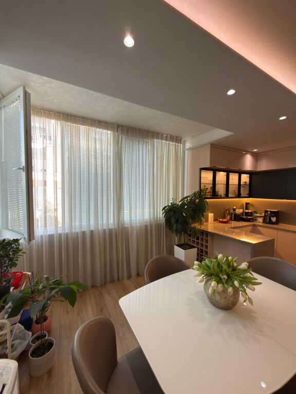 Apartment 2+1+2+storage +parking for sale in Paris Commune